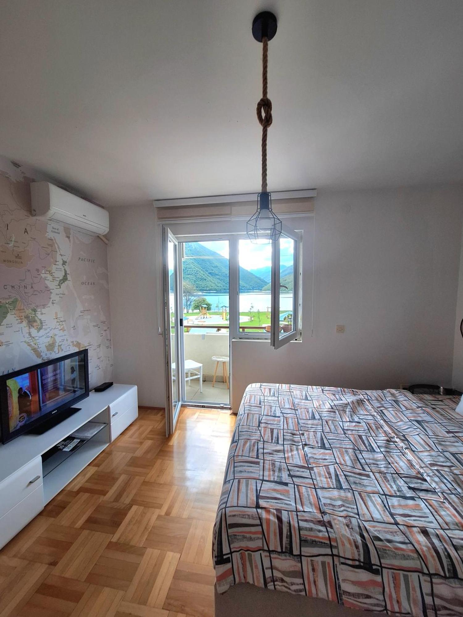 פלוזינה Apartment Lake Story מראה חיצוני תמונה