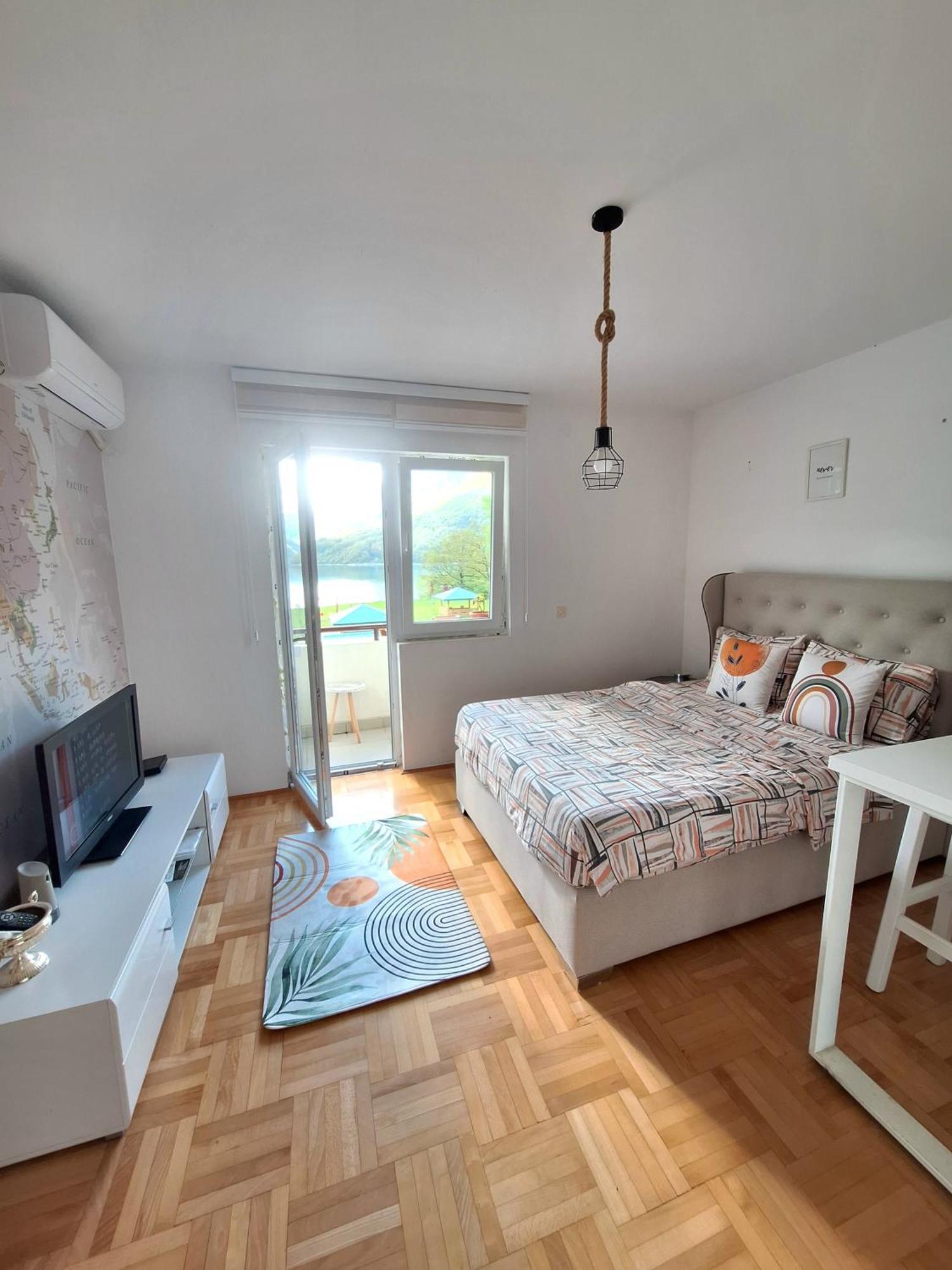 פלוזינה Apartment Lake Story מראה חיצוני תמונה